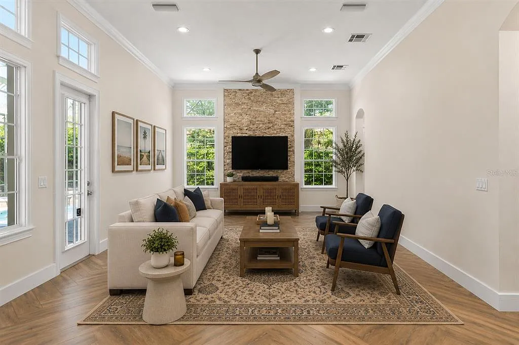 4 bed, 3.0 bath, 2578 sqft, $7,000 — Photo 3