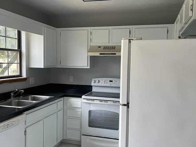 422 Indian Village Trl — Photo 10