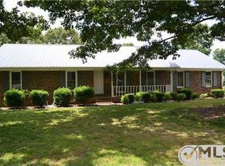 1006 Beech Dr N, Fayetteville, TN 37334