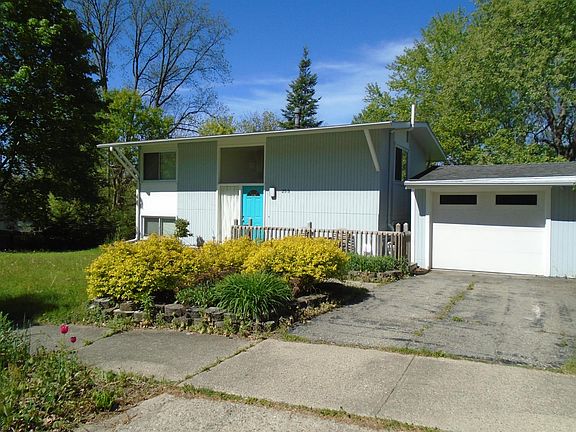 2nd image of 255 Brookside Dr