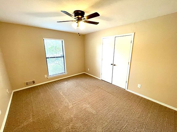 4th image of 2631 W Prairie Creek Dr