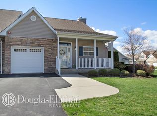 13 Rose Ln, Mount Sinai, NY 11766