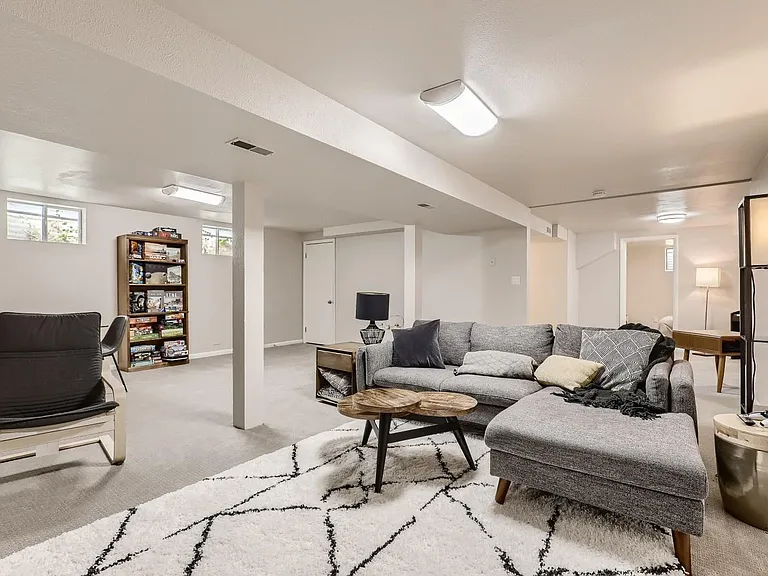4660 E Wyoming Pl — Photo 13