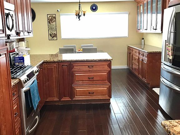 2nd image of 2715 La Cueva Dr