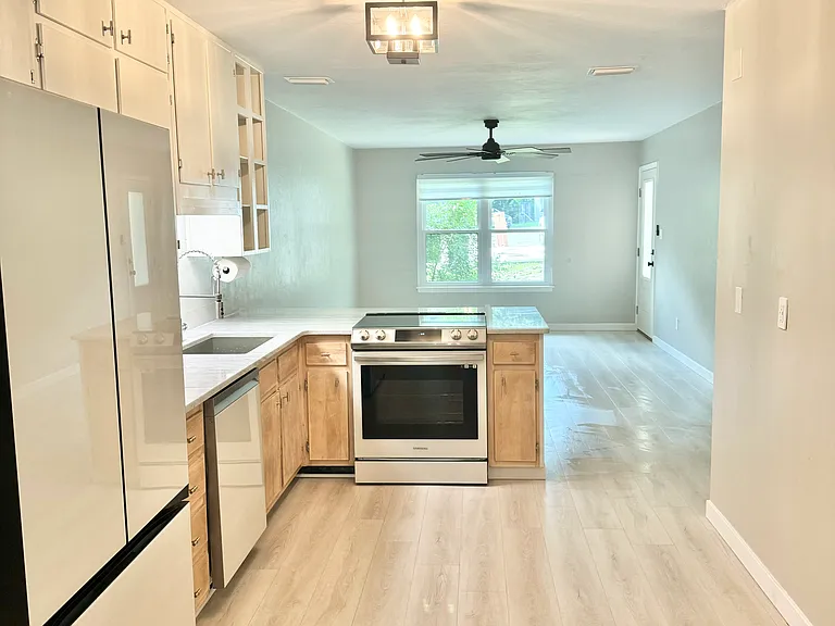 2373 Diehl Dr — Photo 5
