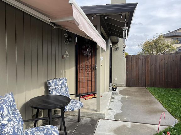 4th image of 24 Sepulveda Cir