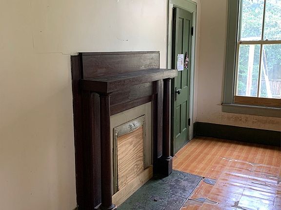 4th image of 410 W Screven St