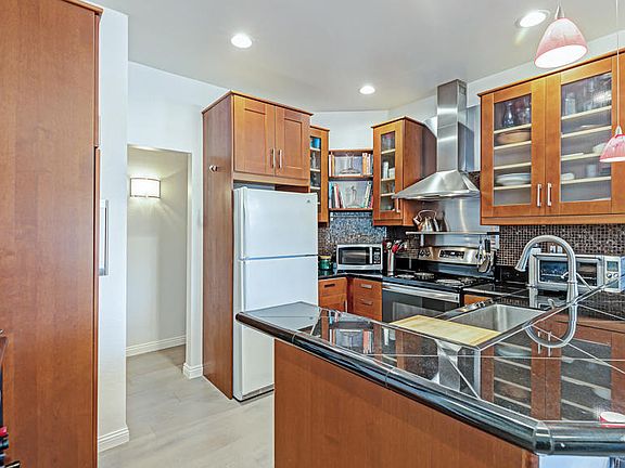 5th image of 2438 Pleasant Way Unit A