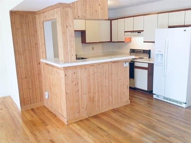 2nd image of 79 Duke St Unit 3