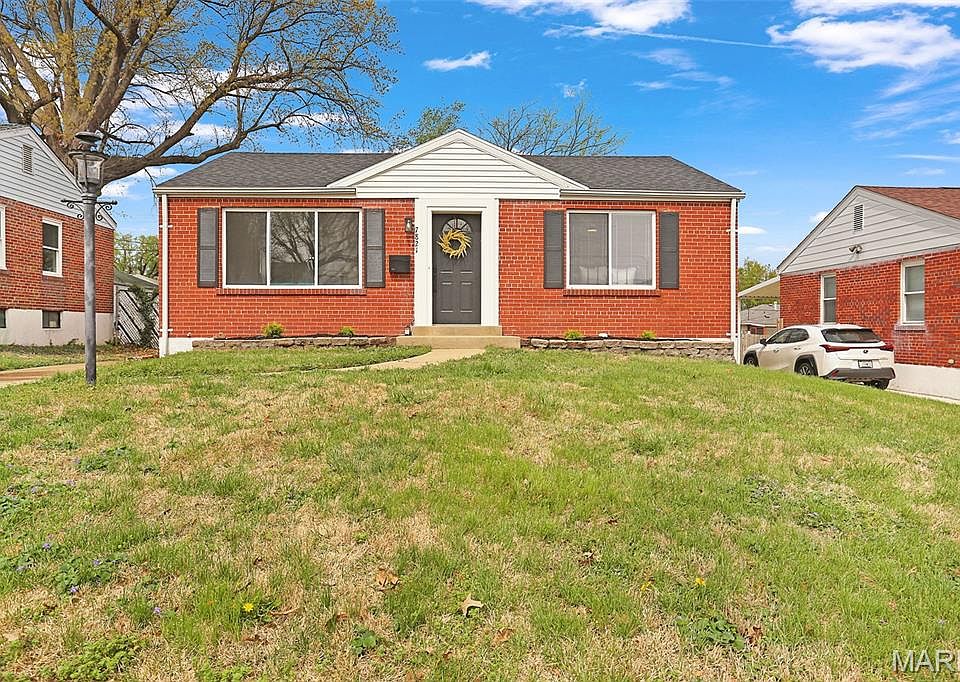 1st image of 7821 Parkwood Dr