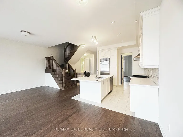 28 Island Green Ln — Photo 13