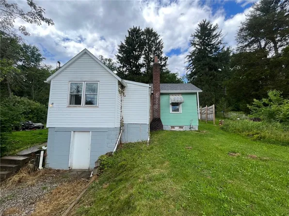 1841 Thompson Rd, Tarentum, PA 15084