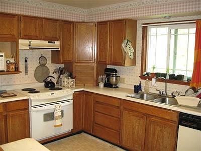 2nd image of 1097 SE Ashley Pl