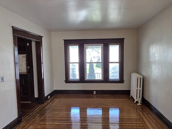 3rd image of 73 Rodney Ave #1