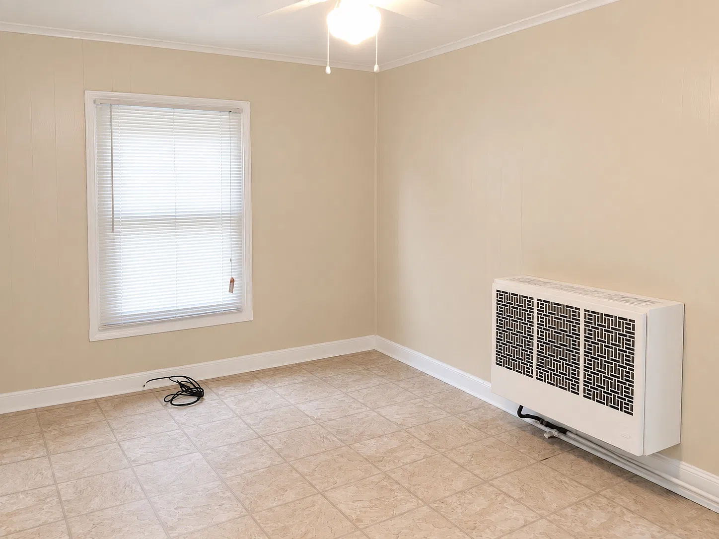 Studio, 300 sqft, $925 — Photo 4