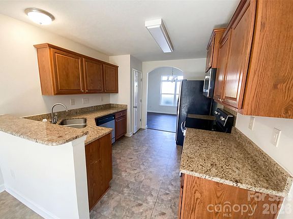 5th image of 5024 Stone Park Dr