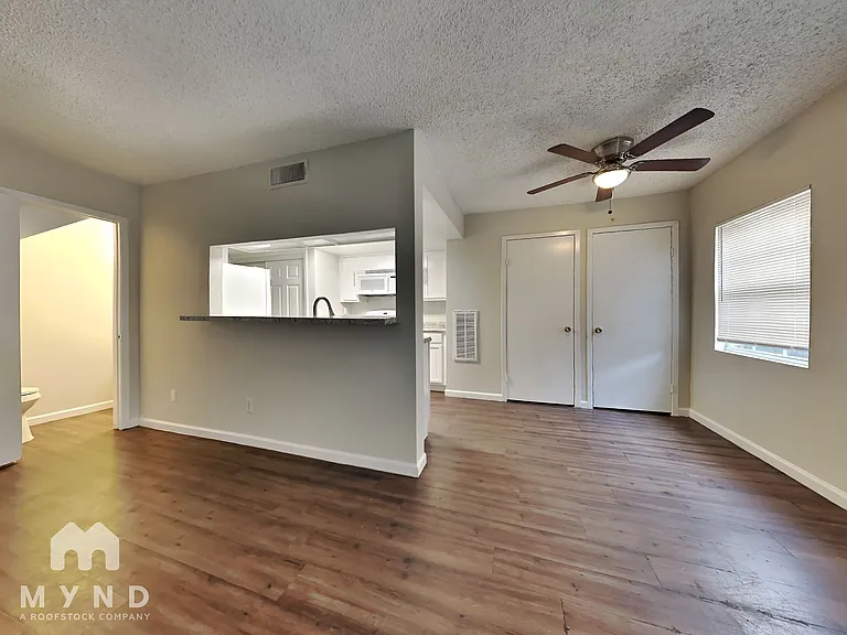 5632 Birchmont Dr #C — Photo 2