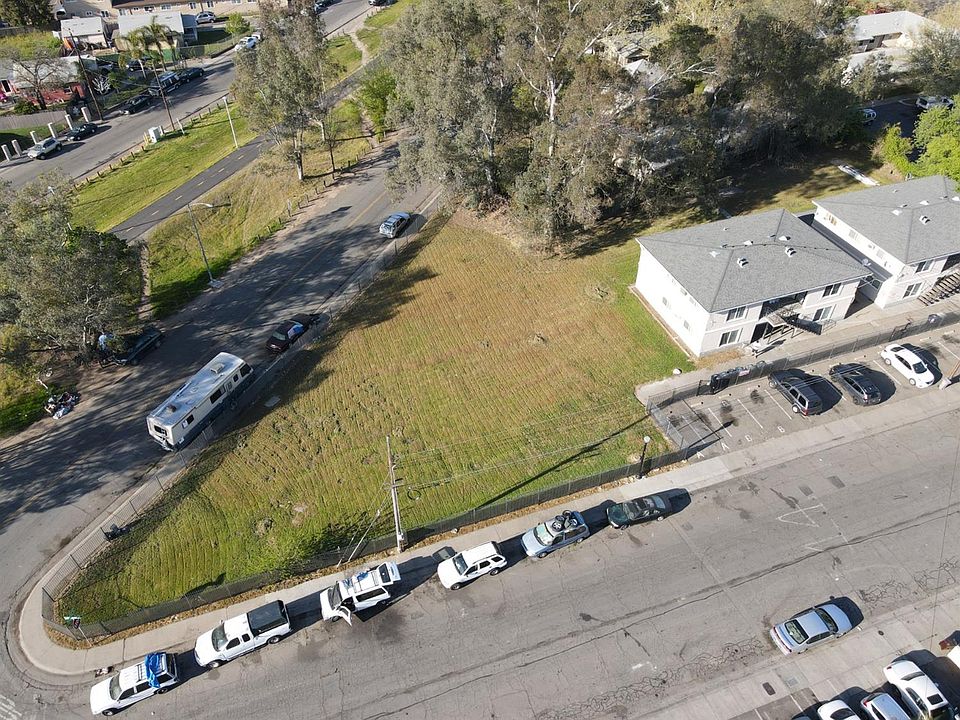 1st image of 705 Lampasas Ave