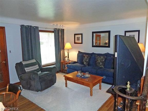 5th image of 263 E 257th St