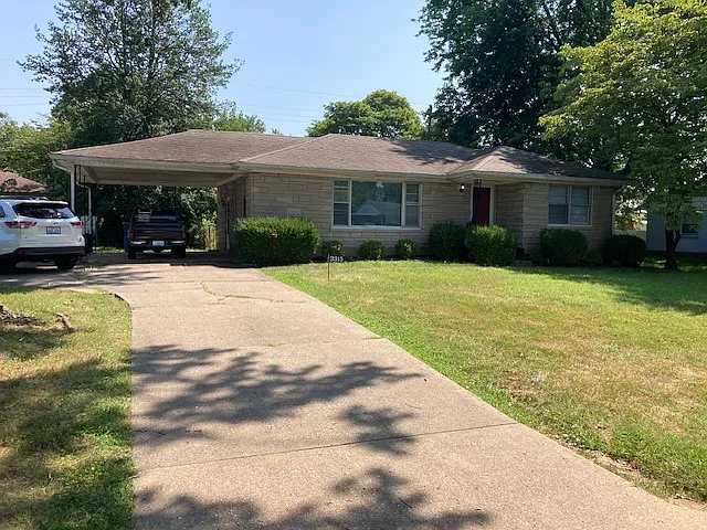 3315 Heather Ln — Photo 2