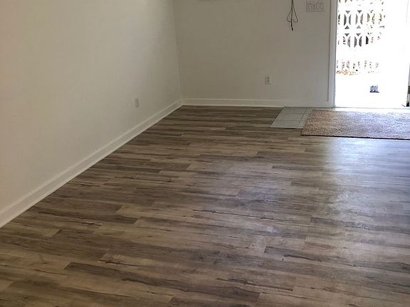 5th image of 4040 NW 19th Pl