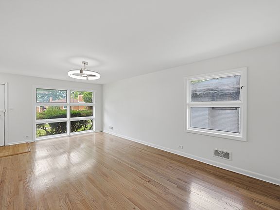 5th image of 5107 Fairview Ln