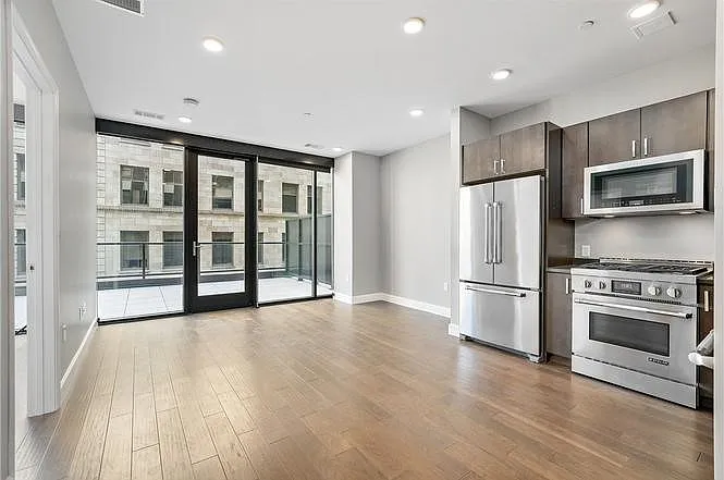 350 Oliver Ave #806 — Photo 8