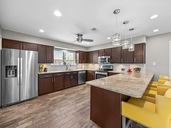 5th image of 3613 Rolling Meadows Dr