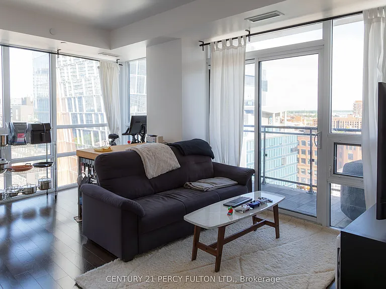 460 Adelaide St E #1611 — Photo 5