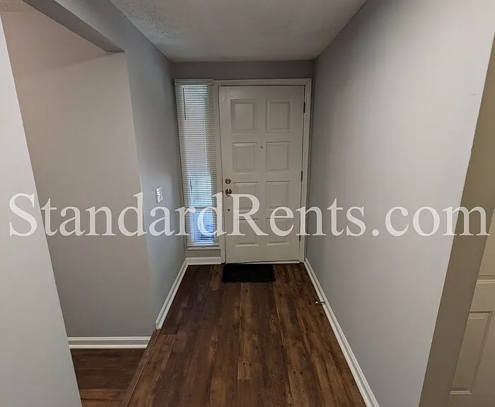8121 Winewood Way — Photo 2