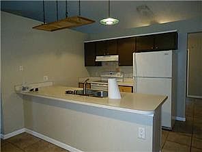 2nd image of 1365 S Prairie Cir
