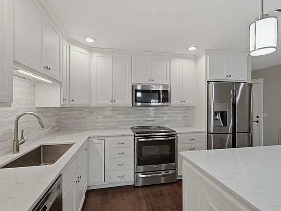 5th image of 705 Mount Carmel Pl