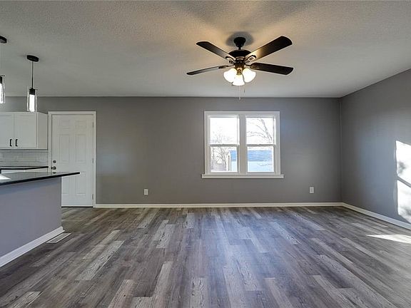 4th image of 16200 Terry Ave
