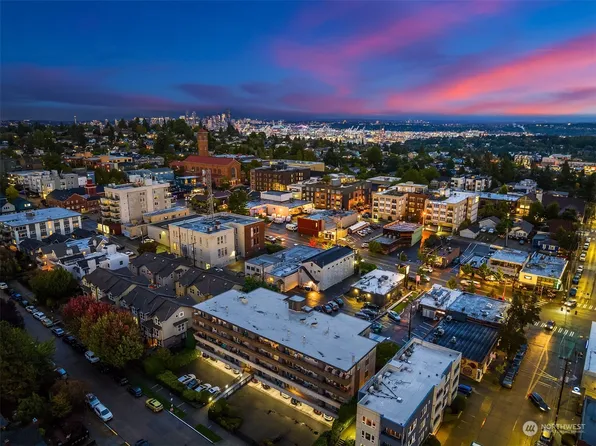 4444 44th Avenue SW #102, Seattle, WA 98116