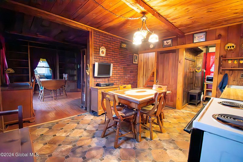 5th image of 188 Prospect Avenue