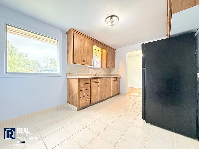 319 104th St E — Photo 8