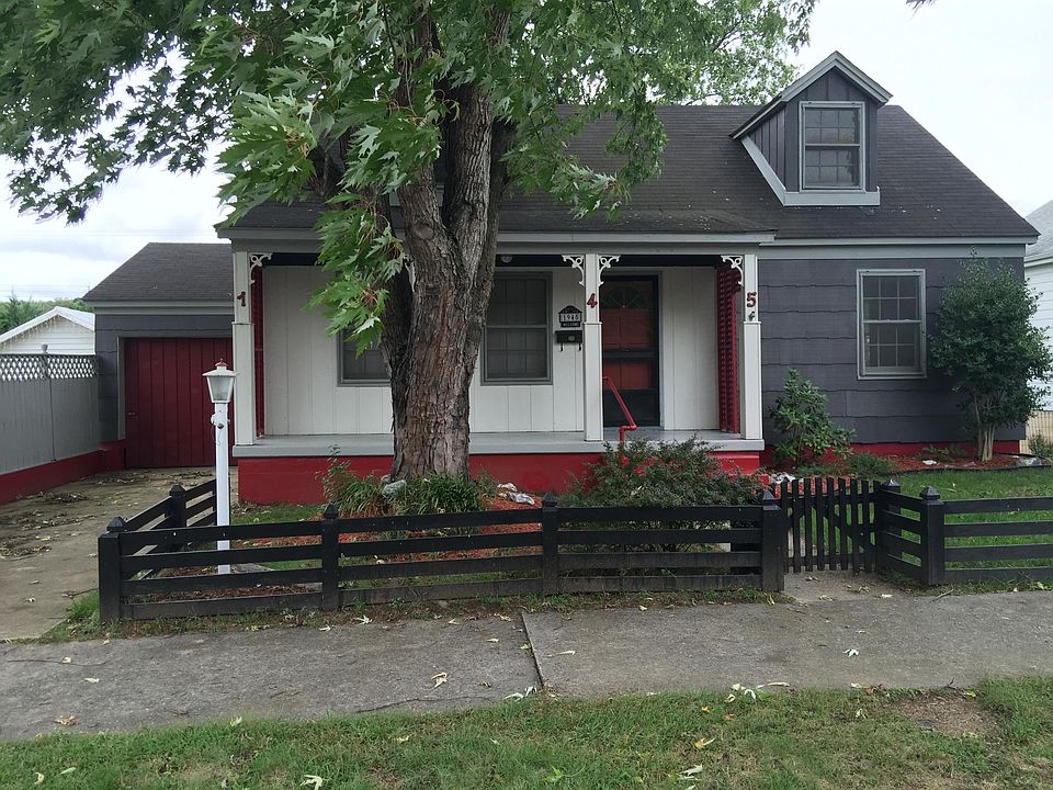 1st image of 1945 Forest Ave