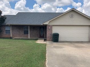 215 Ridgecrest Dr, Calera, OK 74730