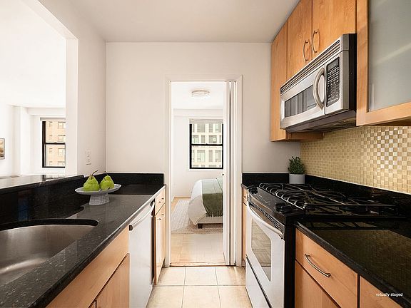 3rd image of 201 E 21st St APT 10C