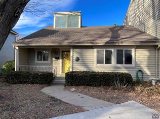 34 SW Pepper Tree Ln, Topeka, KS 66611