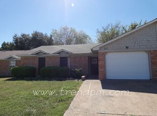 317 Asbury Dr, Saginaw, TX 76179