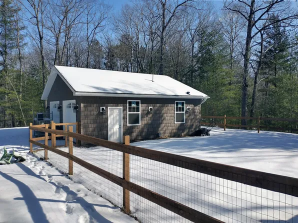 947 Wintree Dr, Indian River, MI 49749