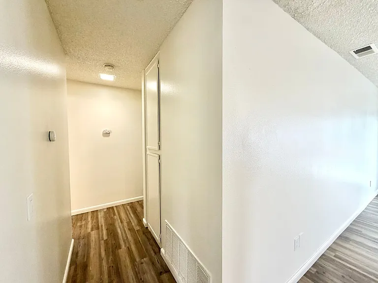 24690 Rugby Ln — Photo 14