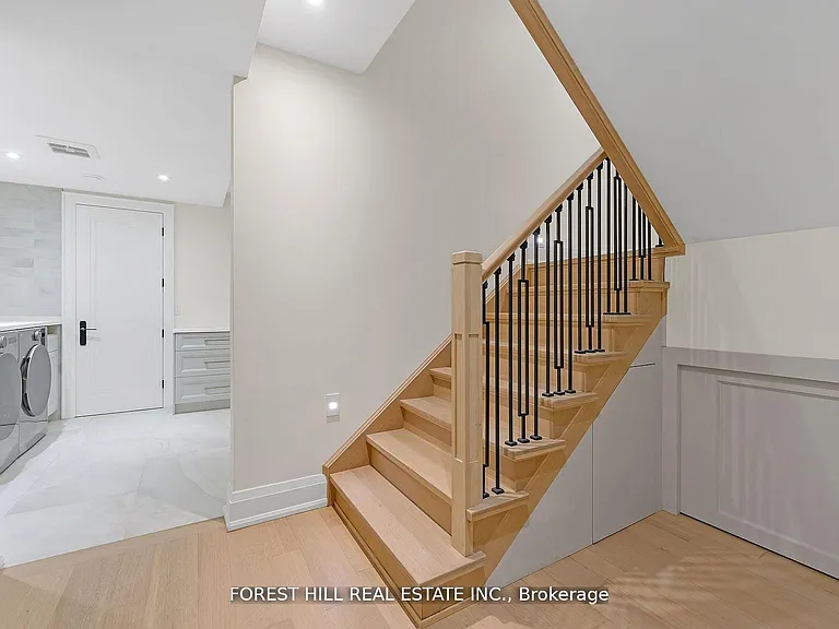 132 Lothian Ave — Photo 32