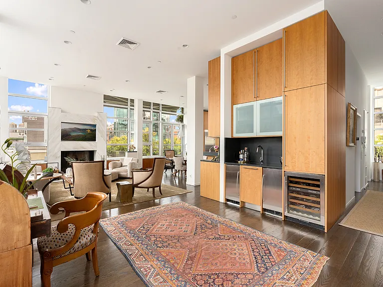 211 W 18th St #PENTHOUSE — Photo 6