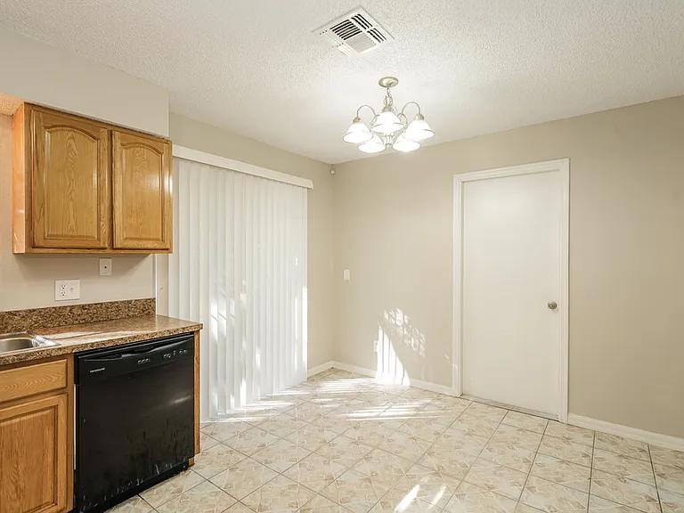 37340 Carter Ave — Photo 6