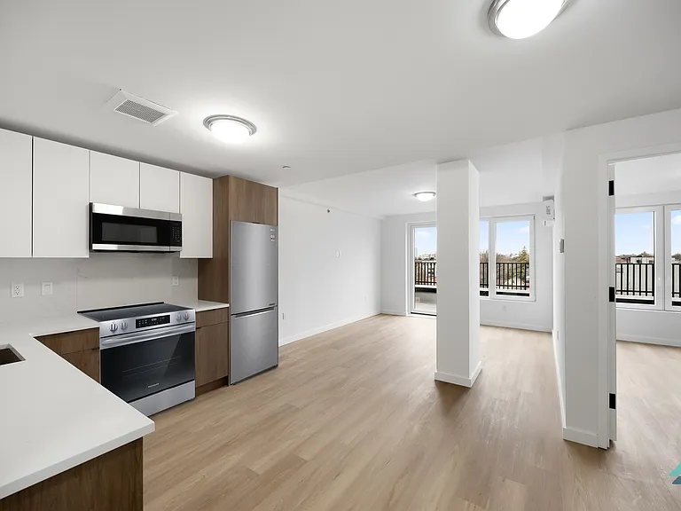 3510 Glenwood Rd #7G — Photo 1