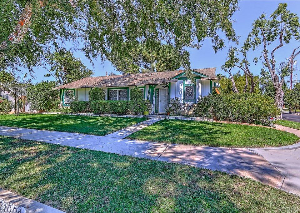 1st image of 21001 Cantara St