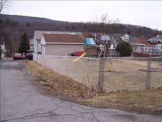 2nd image of 222 Valley St