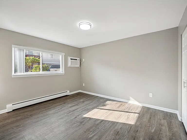 3838 W Sylvania Ave — Photo 6